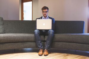 フリーランスの失敗談から学ぶべき教訓とは？
